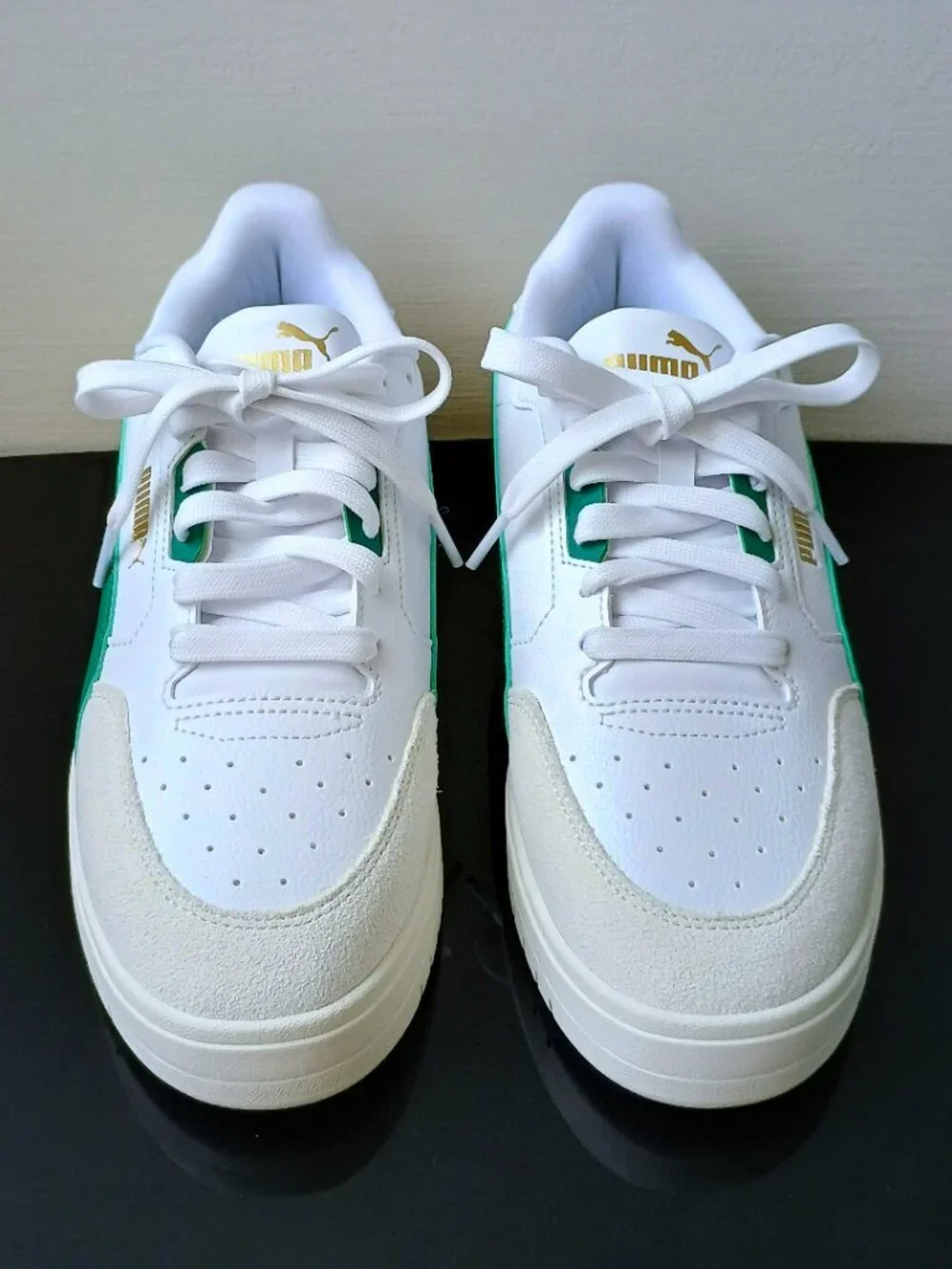 Puma Men's Shuffle Downtown Leather Sneaker in White / Emerald / Ice / Puma Gold